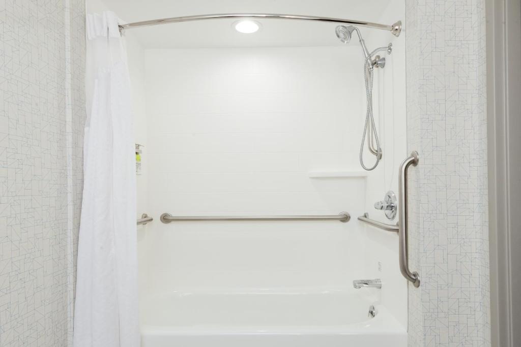 Holiday Inn Express Hotel & Suites Montgomery Boyd-Cooper Parkway, an IHG Hotel - King Room - Mobility Access/Hearing Accessible