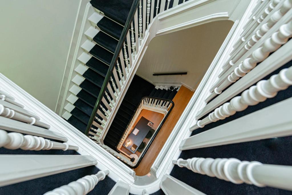 Bossche Suites Stationsweg - Resim 19