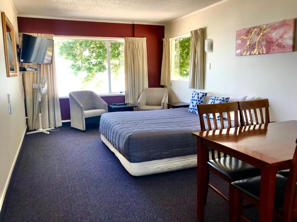 Tui Oaks Motel - Resim 4
