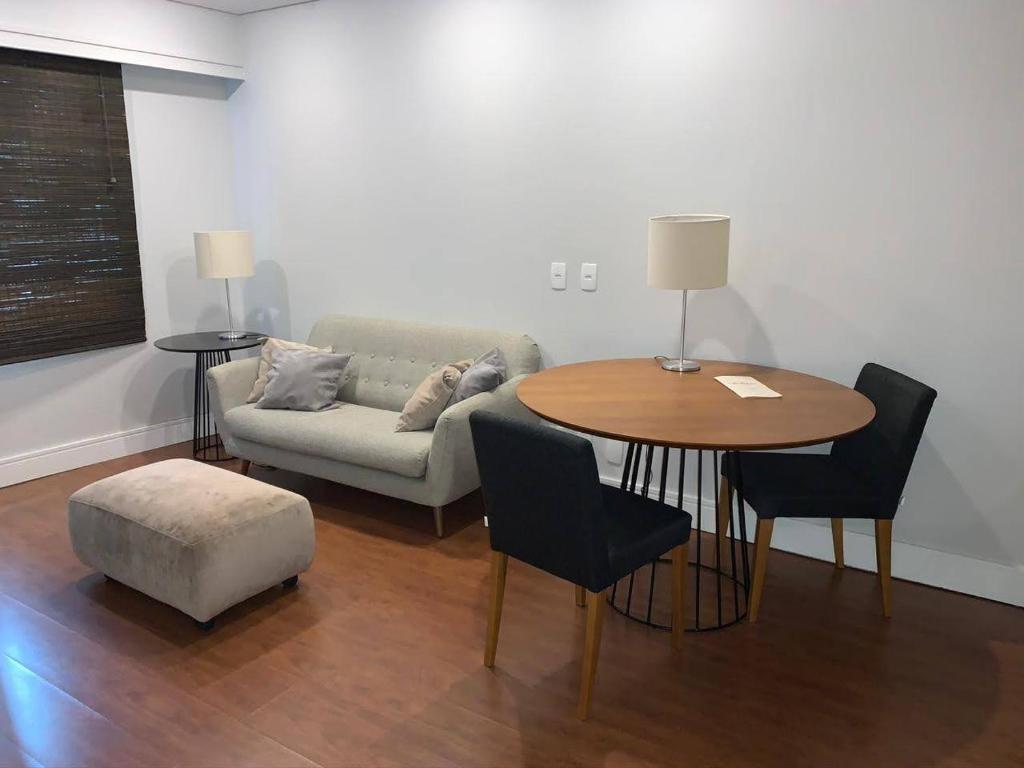 Flat em frente ao Shopping Vila Olímpia