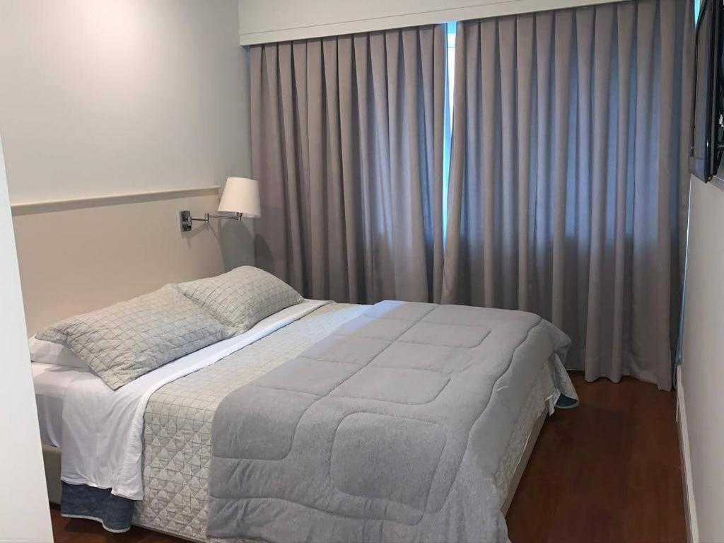  Flat em frente ao Shopping Vila Olímpia