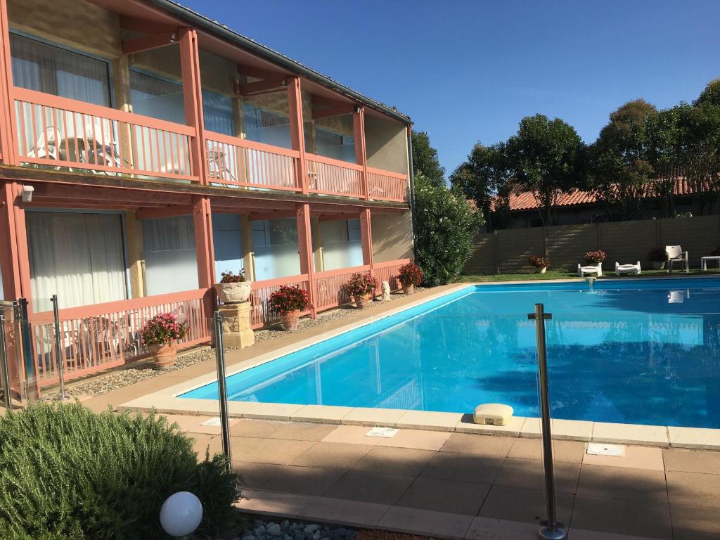 Piscina di Le Logis des Cordeliers o nelle vicinanze
