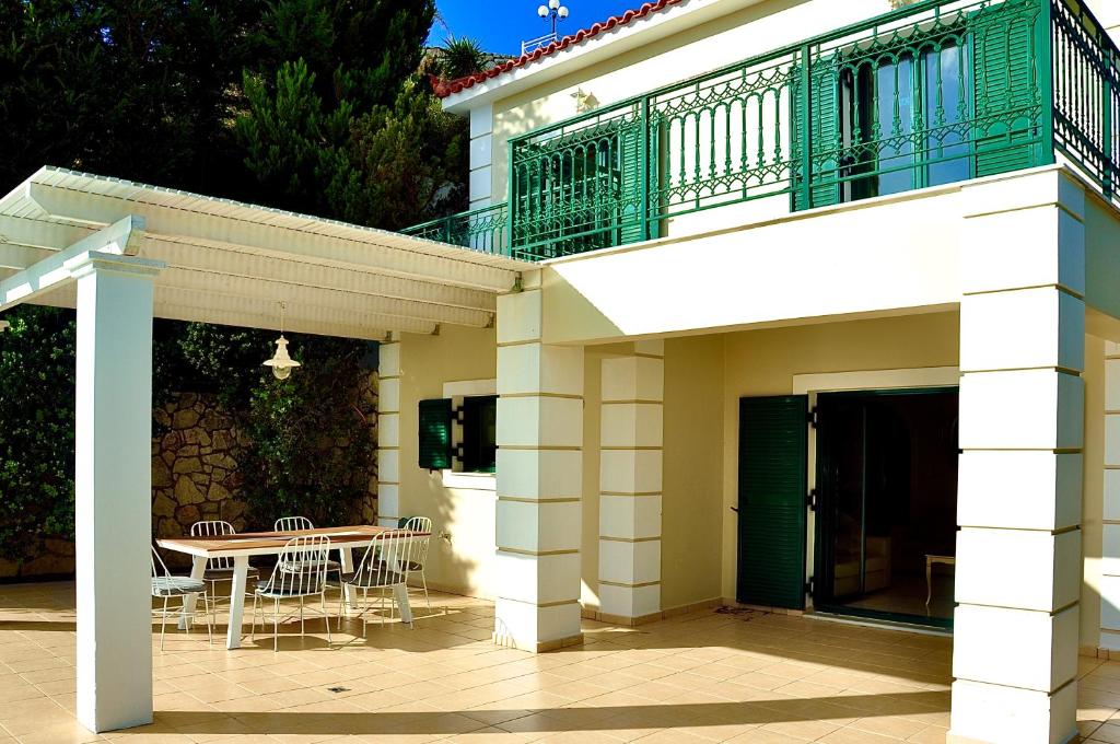 Balkon lub taras w obiekcie Seaside Villa Kefaloniaprivatevillas