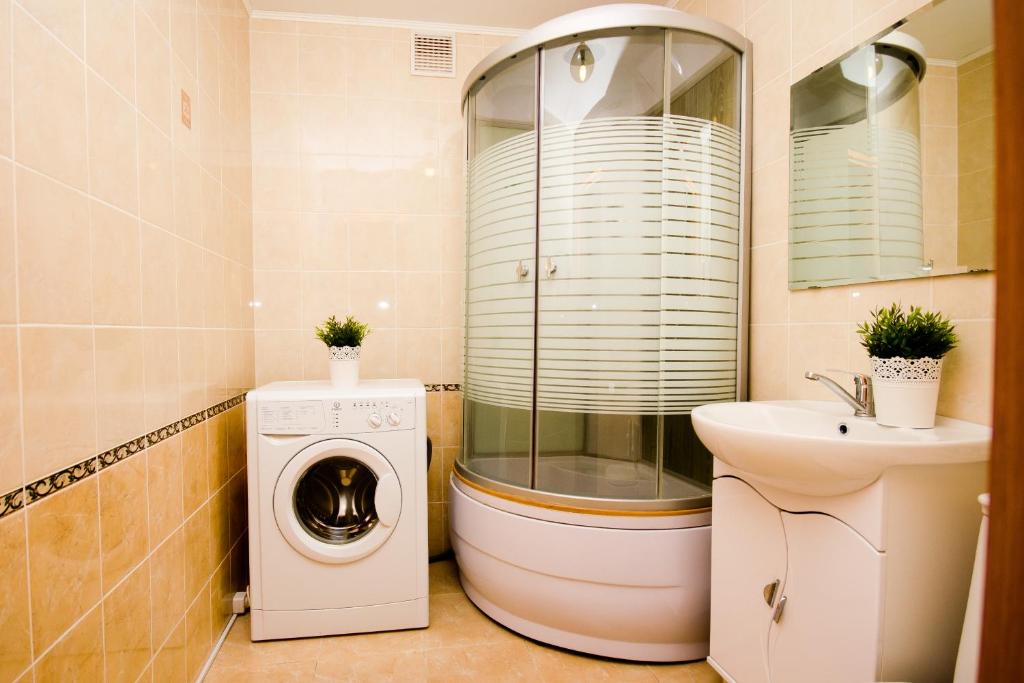 Apartment "Kvartirniy Vopros" on Artema 64 tesisinde bir banyo