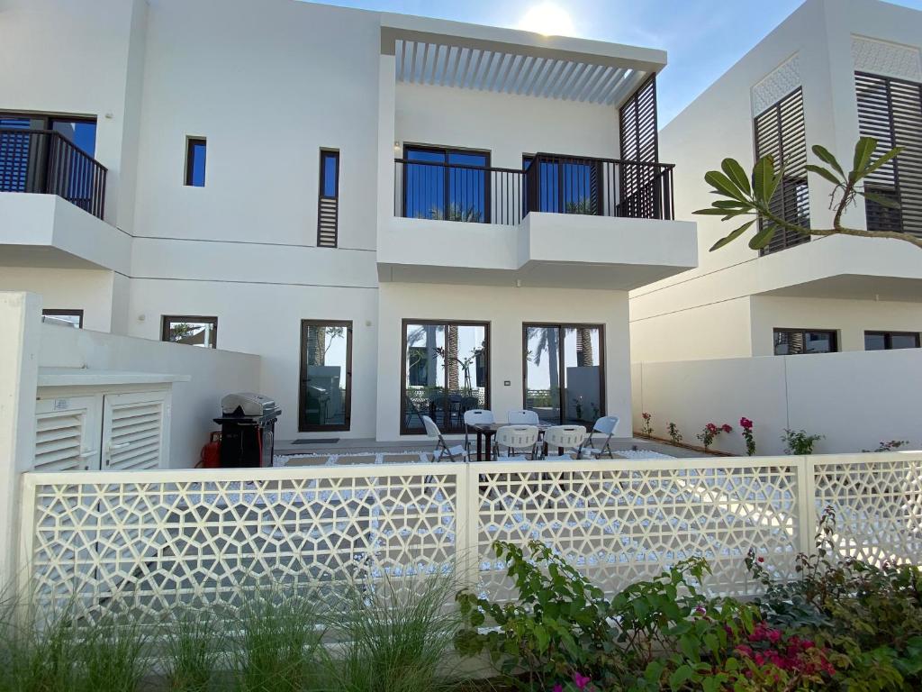 Rõdu või terrass majutusasutuses The White villa
