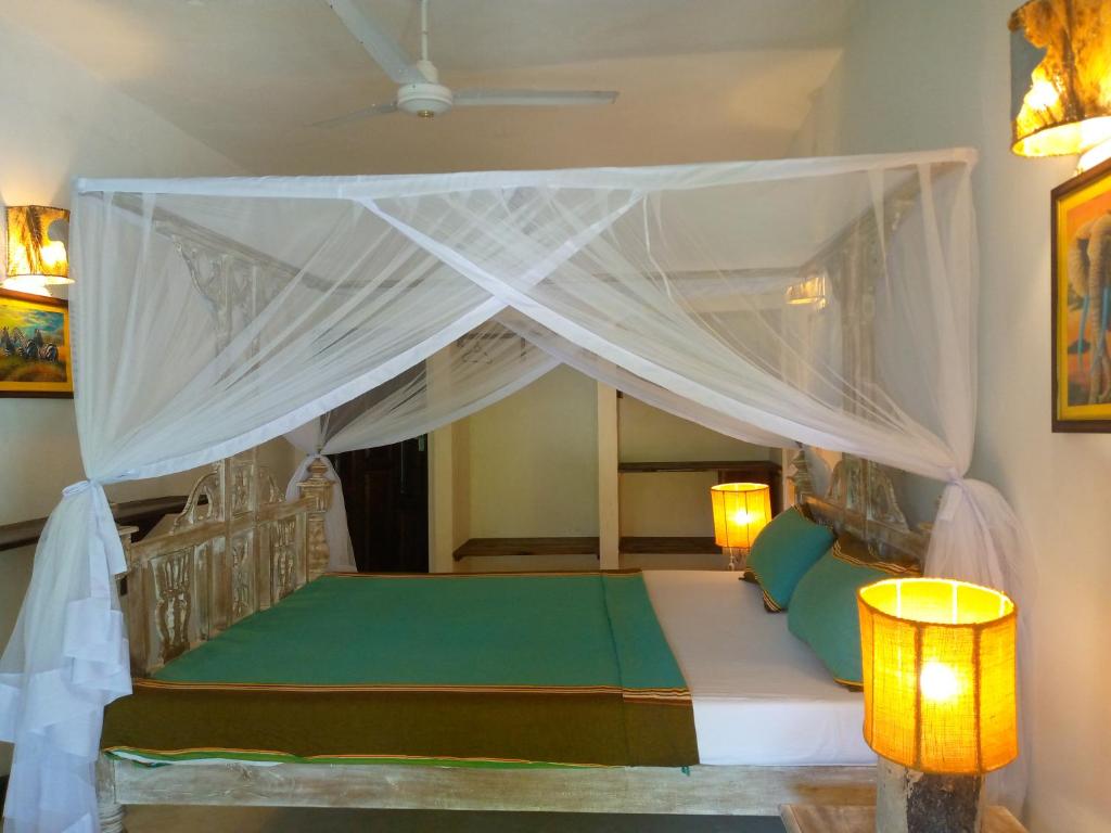 Mvuvi Fishing Lodge - Standaard Tweepersoonskamer