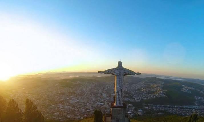  Apartamento com 2 Quartos no Centro Poços de Caldas perto de tudo!