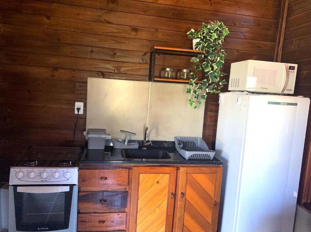  Casa na Praia do Rosa a 100m da beira-mar!