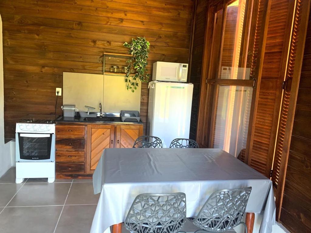  Casa na Praia do Rosa a 100m da beira-mar!