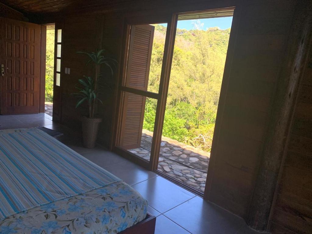  Casa na Praia do Rosa a 100m da beira-mar!