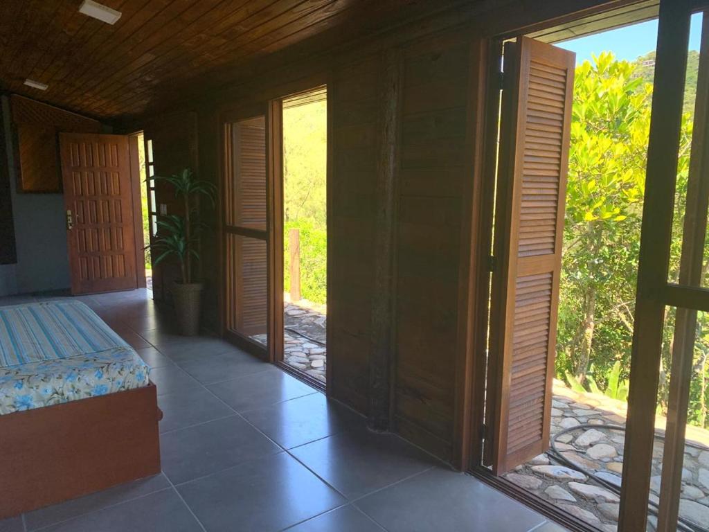  Casa na Praia do Rosa a 100m da beira-mar!