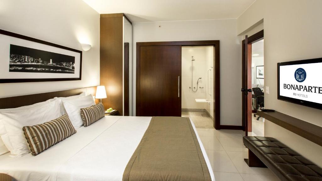  Bonaparte Hotel