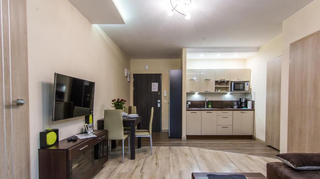 Kuchyňa alebo kuchynka v ubytovaní Apartamenty Izerskie - ul. Cicha 13H-I