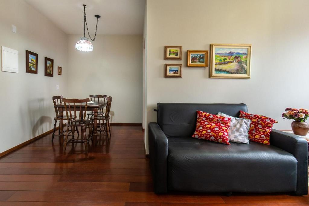 Apartamento na Rua Frei Caneca Em Frente ao Shopping