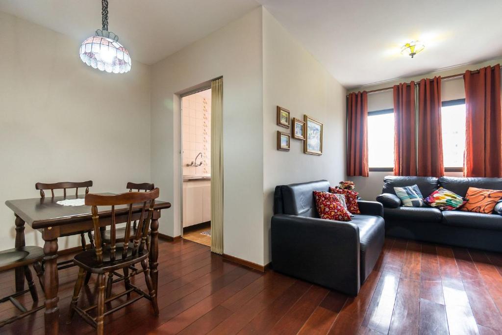  Apartamento na Rua Frei Caneca Em Frente ao Shopping