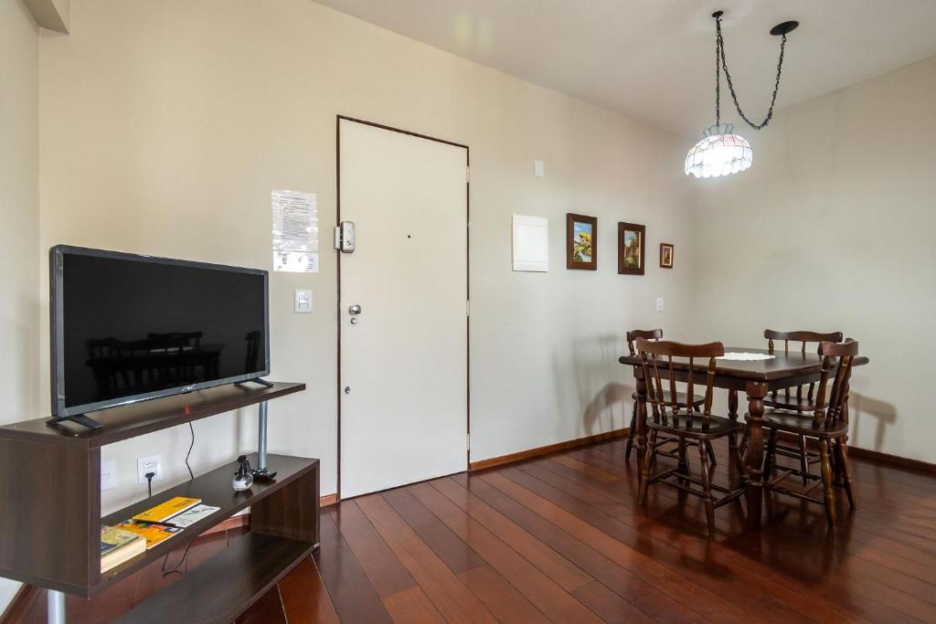  Apartamento na Rua Frei Caneca Em Frente ao Shopping