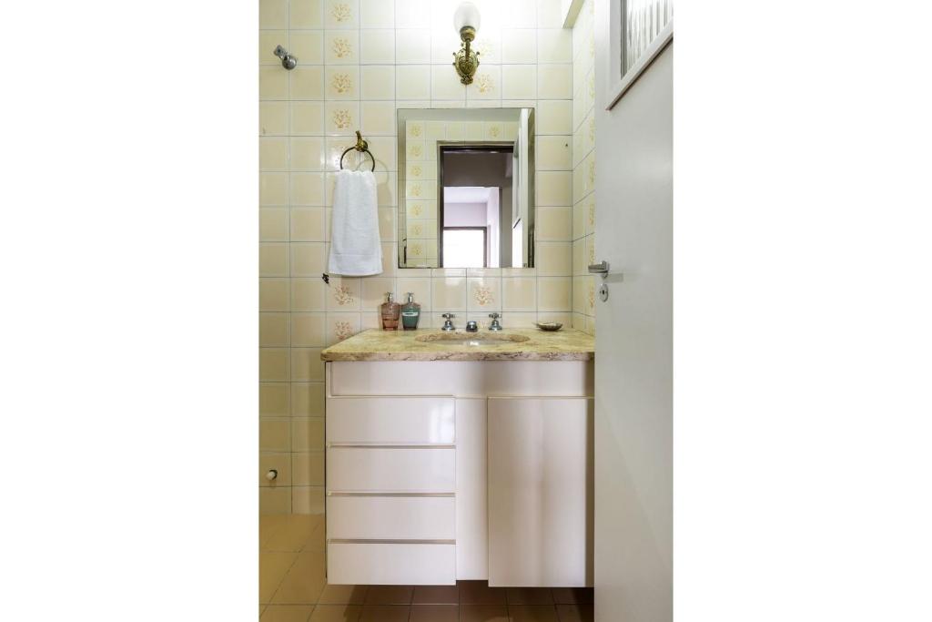  Apartamento na Rua Frei Caneca Em Frente ao Shopping