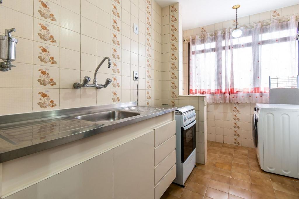  Apartamento na Rua Frei Caneca Em Frente ao Shopping