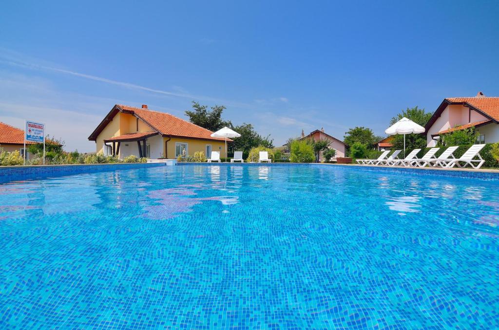 Bazén v ubytování BulgariaVilla - Villa Gardenia nebo v jeho okolí