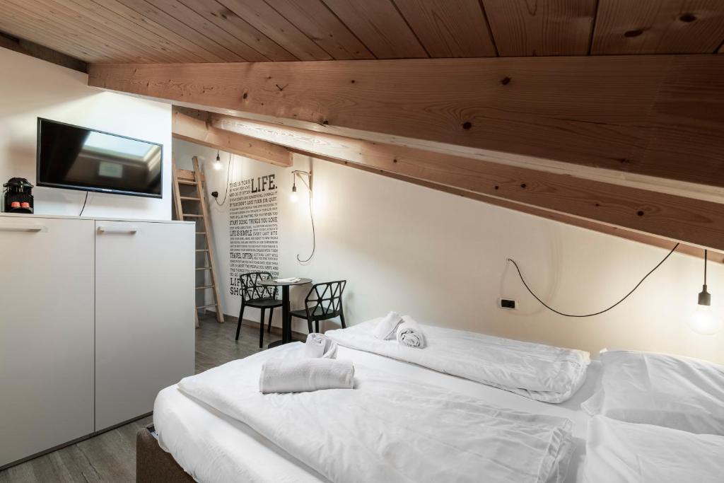Stay COOPER l Goethe Guesthouse - 标准三人间 - 带空调 - 阁楼