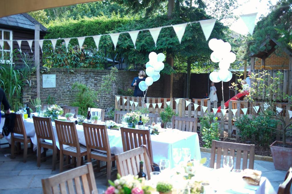 The Victoria - Resim 23