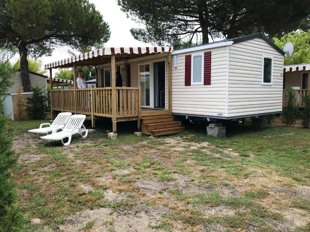 Bungalow de 3 chambres a Les Mathes avec piscine partagee et jardin clos a 3 km de la plage