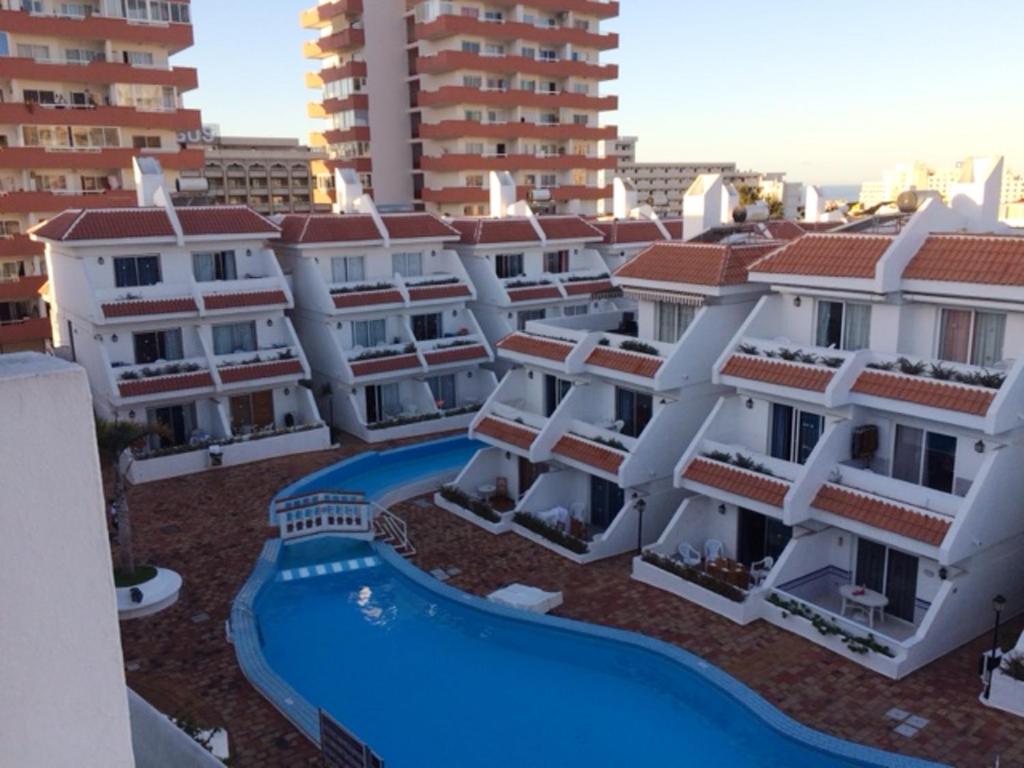 アロナにある2 bedrooms appartement at Arona 600 m away from the beach with sea view shared pool and furnished balconyのギャラリーの写真