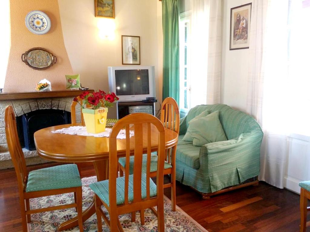 House with 4 bedrooms in Corfu with enclosed garden and WiFi 8 km from the  beach, Kokkínion – Updated 2022 Prices