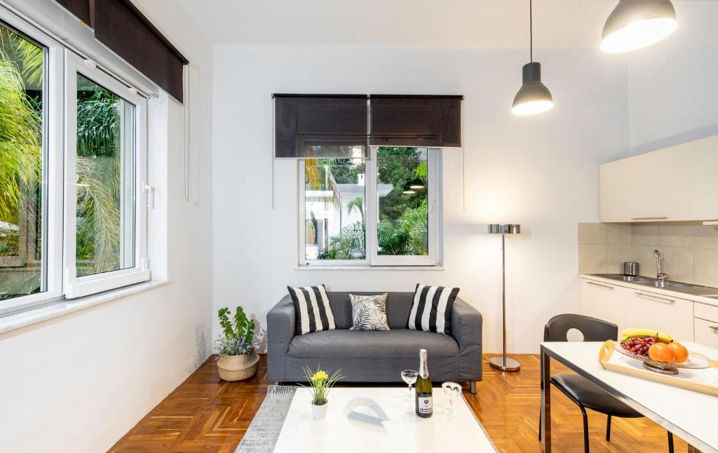 A kitchen or kitchenette at Villa 56 Luxury apartments