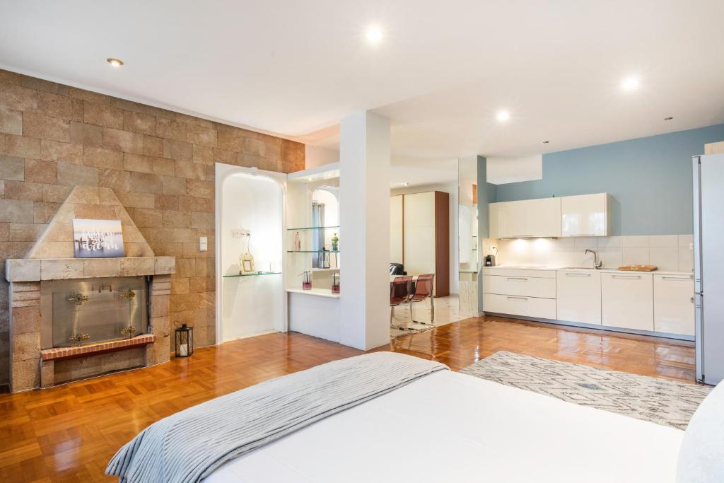 A kitchen or kitchenette at Villa 56 Luxury apartments