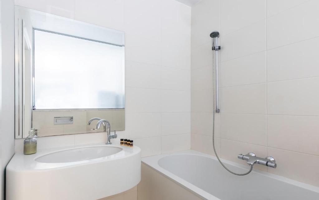 A bathroom at Villa 56 Luxury apartments