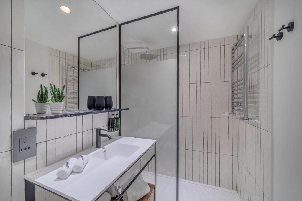 Melia White House Hotel