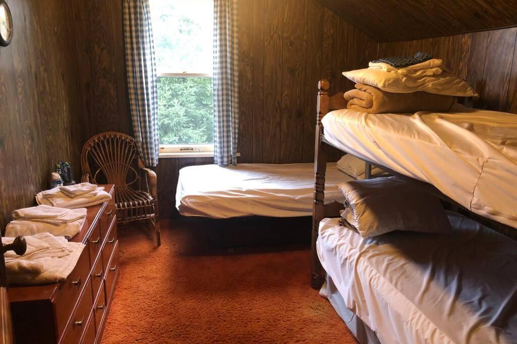 Booking.com: North Woods Old Lodge - Whealan , Summit Lake, Yhdysvallat .  Varaa hotellisi nyt!