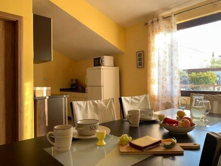Kuchyňa alebo kuchynka v ubytovaní Fresh Apartments Dar Orlic