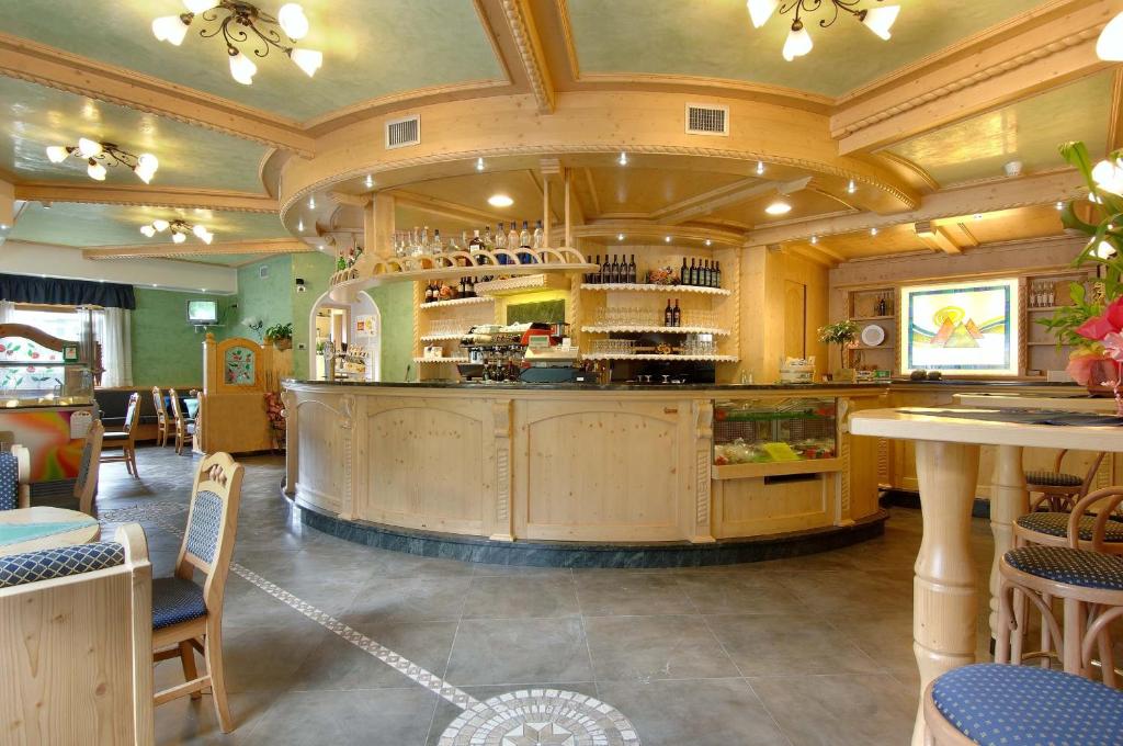Restaurace v ubytování Hotel Dolomiti Saone