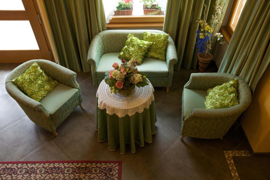 Posezení v ubytování Hotel Dolomiti Saone
