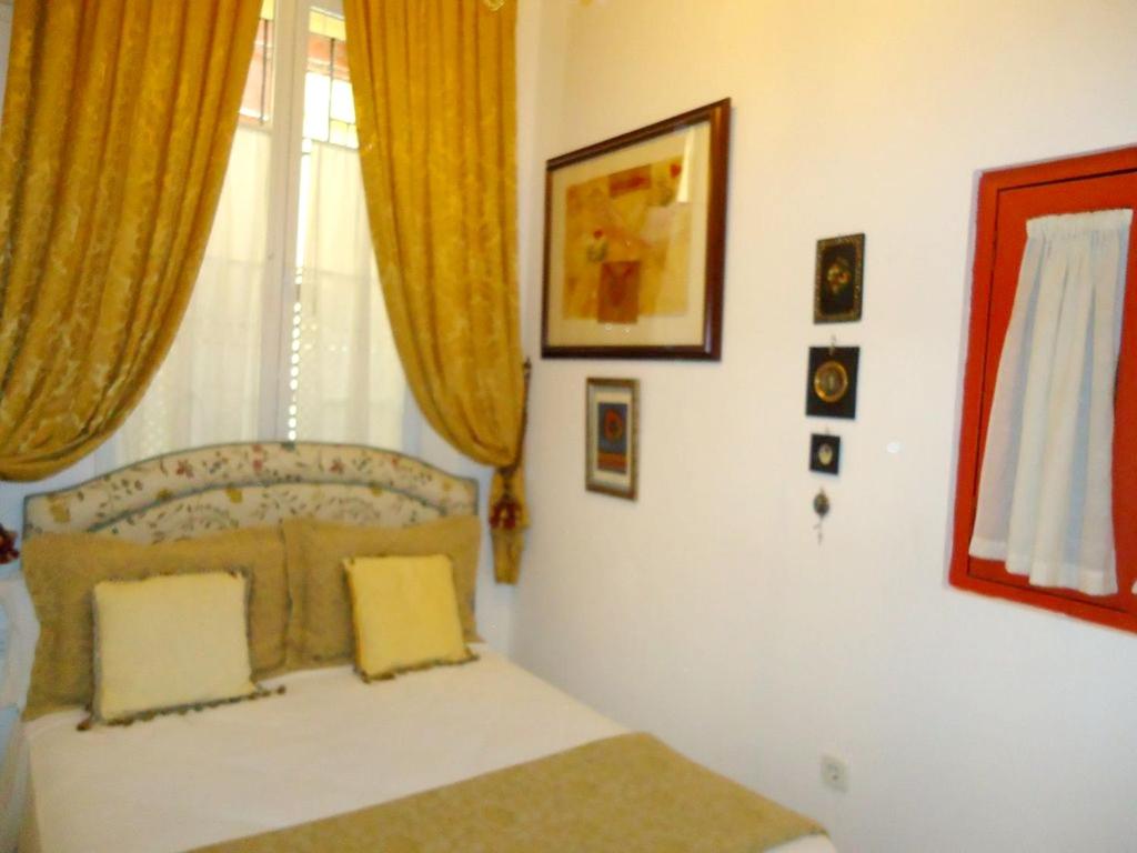 Fotografie z fotogalerie ubytování Comfortable house in the heart of Seville with AC. v destinaci Seville