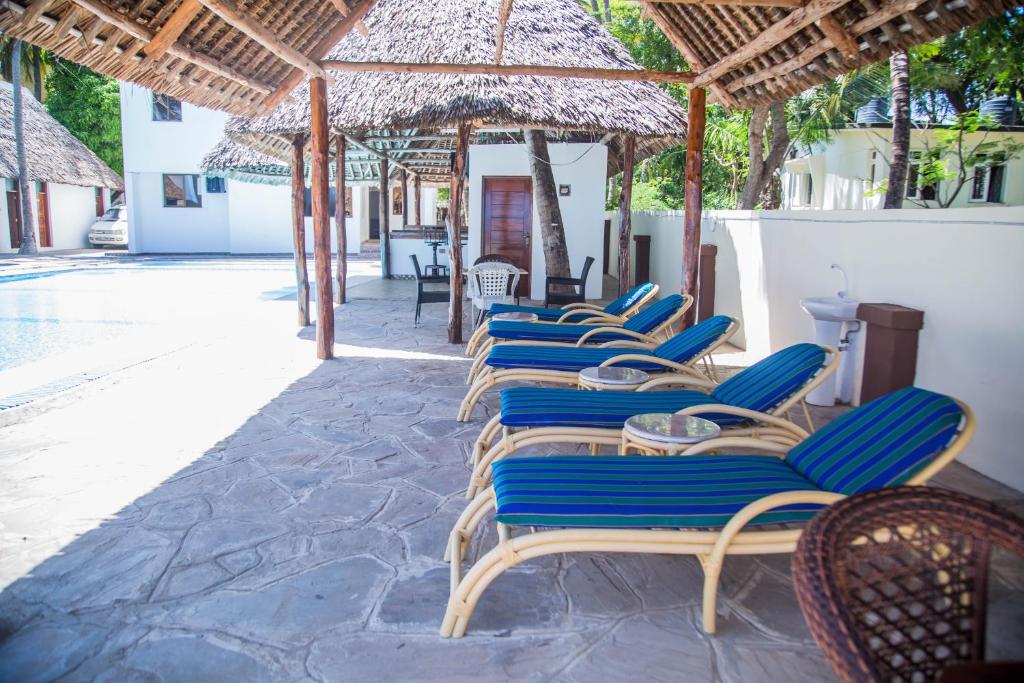 Bazén v ubytování Sheratton Beach Villagio nebo v jeho okolí