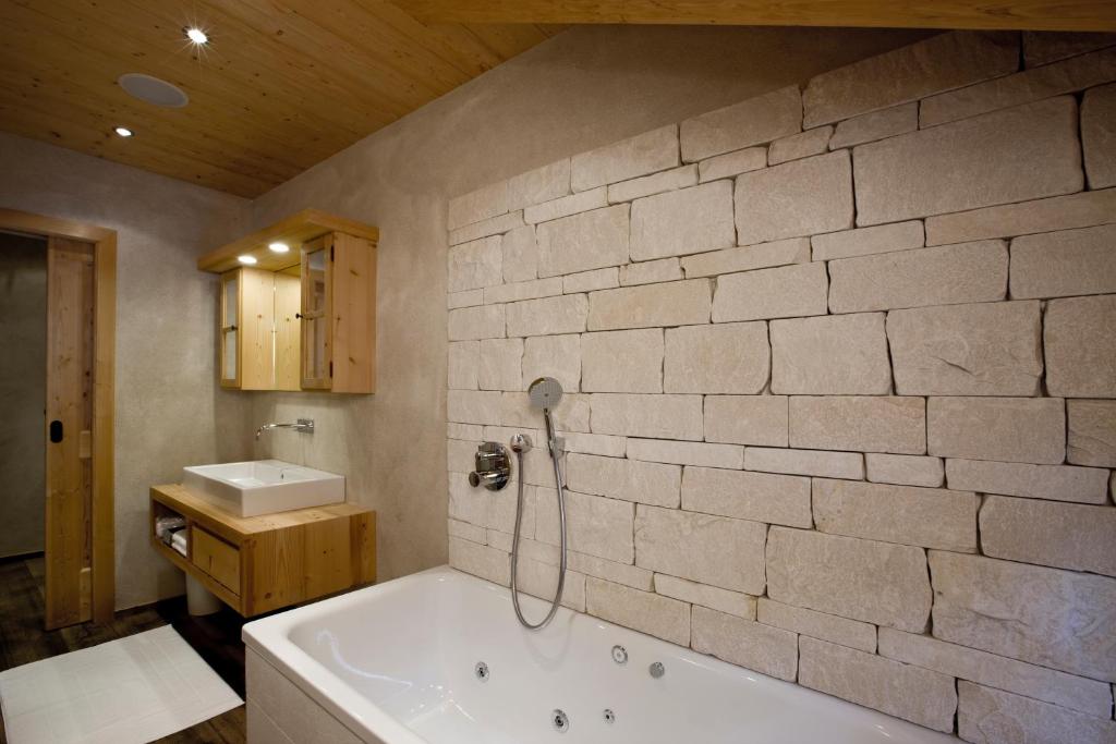 A bathroom at Chalet Corvara