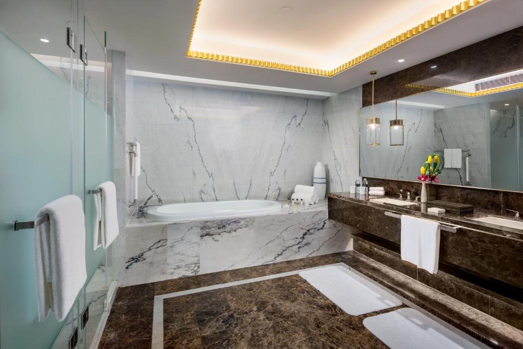 Koupelna v ubytování InterContinental Shanghai Jing' An by IHG
