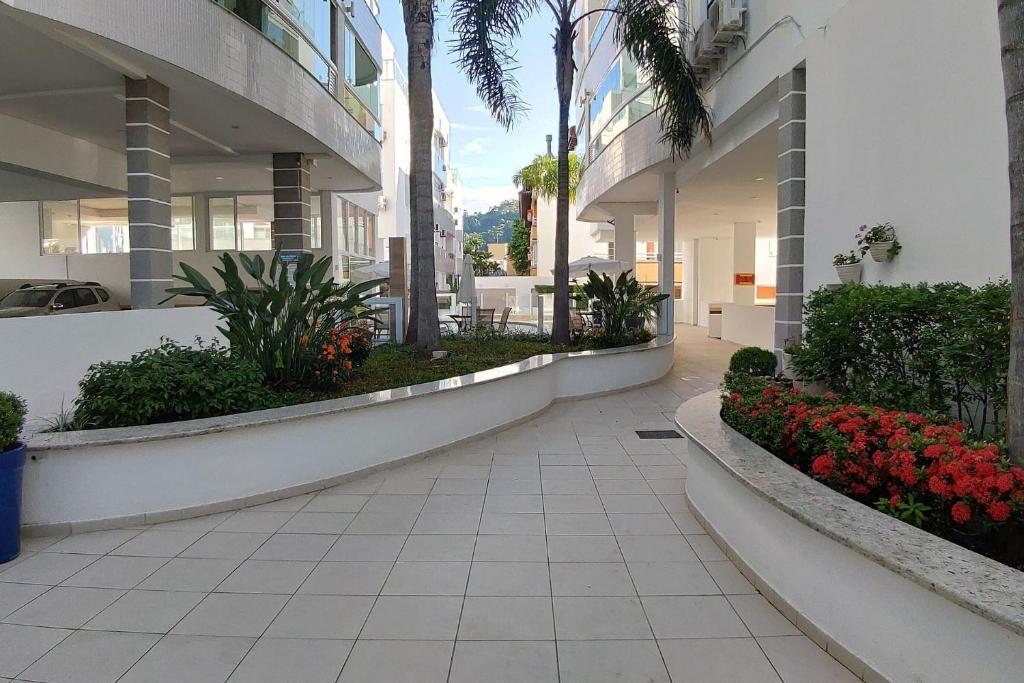  Porto Del Mar Residence