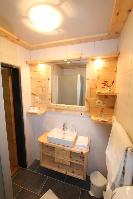 Koupelna v ubytování Pension und Apartment Edelweiß