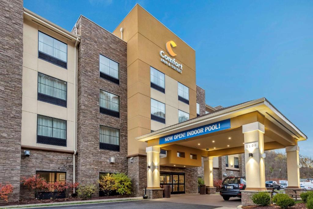 a rendering of the front of a hotel under construction at Comfort Inn & Suites in Pittsburgh