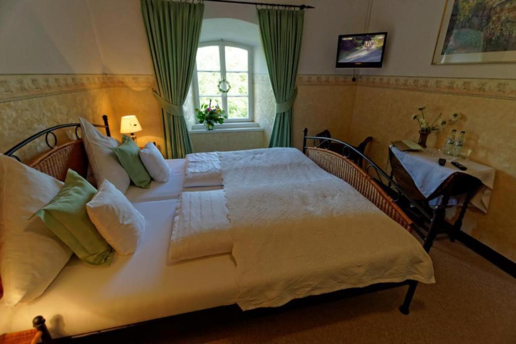 Burghaus & Villa Kronenburg - Habitación Doble Pequeña
