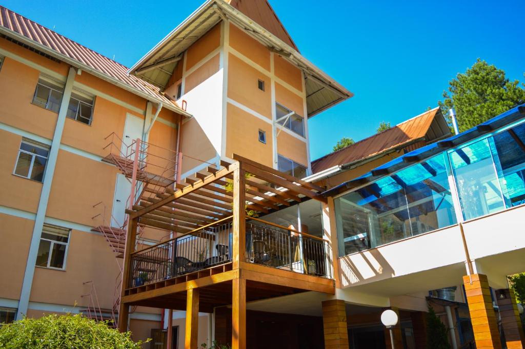  Sky Valle Hotel