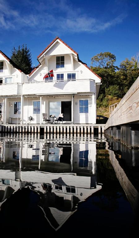 Marthas Rorbu - Three-Bedroom House