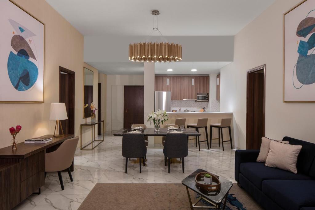 Posezení v ubytování Avani Plus Palm View Dubai Hotel & Suites