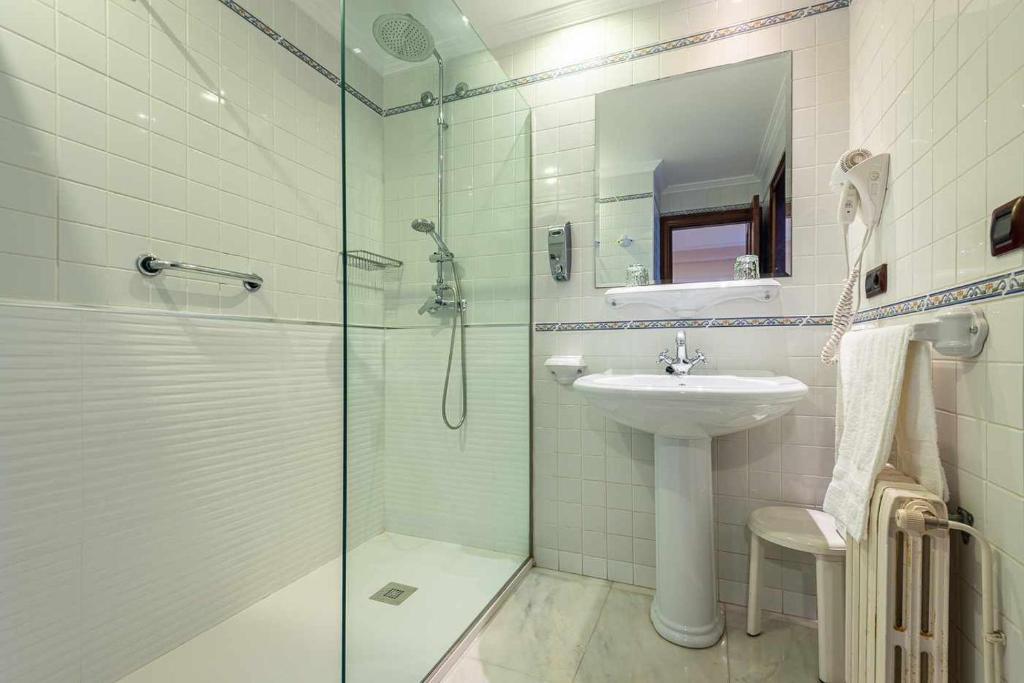 Koupelna v ubytování Hotel - Casa de Turismo Rural Dugium