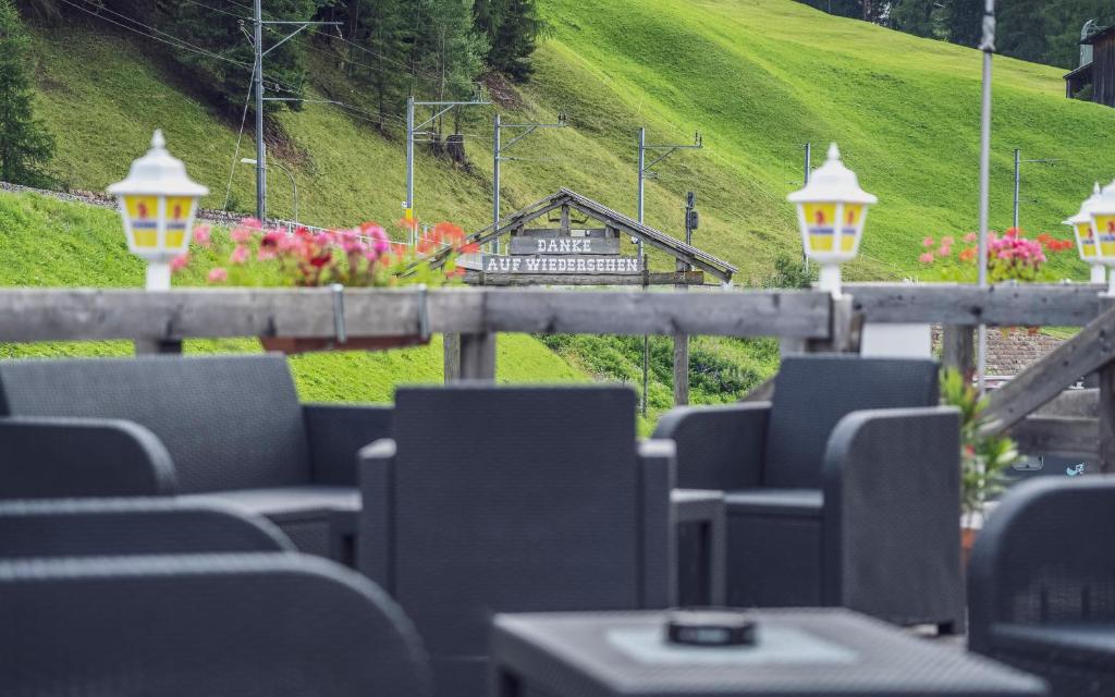 Um jardim no exterior de Maxon Pavillon by Mountain Hotels