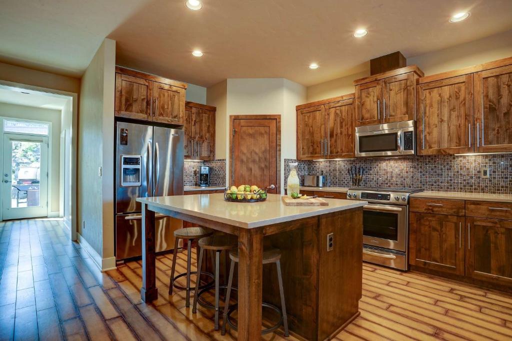 Old Mill Riverwatch - Housity